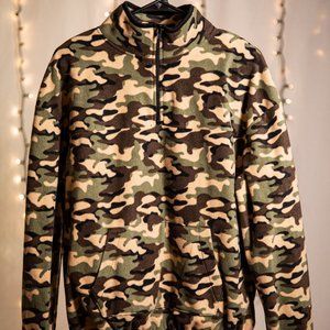 NWOT Camo Fleece Quarter Zip